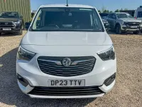 Second-hand Vauxhall Combo 101 CP (74 kW) 2023 Alb Monovolum