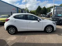Used Mazda 2 75 HP (55 kW) 2017 White Hatchback