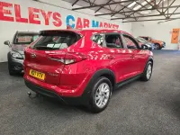 Used Hyundai Tucson SE 141 HP (103 kW) 2017 Red SUV