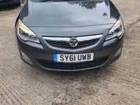 Używany Vauxhall Astra 2011 Szary Kombi