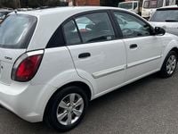 Used Kia Rio 108 HP (79 kW) 2010 White Hatchback