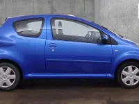 Used Toyota Aygo 68 HP (50 kW) 2010 Blue Hatchback
