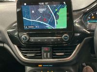 Used Ford Fiesta Zetec 100 HP (73 kW) 2018 White Hatchback