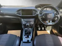Usado Peugeot 308 GT-line 130 CV (95 kW) 2020 Azul Utilitario