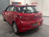 Used Hyundai i20 SE 100 HP (73 kW) 2016 Red Hatchback