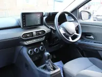 Usado Dacia Jogger Extreme 141 HP (103 kW) 2025 Branco Monovolume