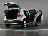 Used Volvo XC40 Momentum 163 HP (119 kW) 2022 White SUV