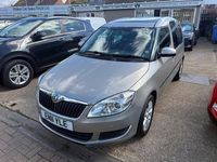Usado Skoda Roomster SE 105 CV (77 kW) 2011 Beige Monovolumen