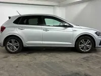 Usado VW Polo R-line 110 HP (80 kW) 2021 Prateado Citadino