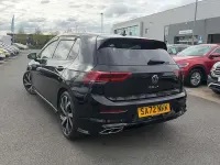 Second-hand VW Golf VIII R-line 150 CP (110 kW) 2022 Negru Hatchback