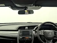 Używany Honda Civic SE 129 KM (94 kW) 2018 Czarny Hatchback