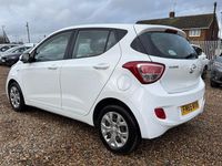 Usado Hyundai i10 SE 66 HP (48 kW) 2016 Branco Citadino