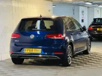 Used VW Golf VII SE 115 HP (84 kW) 2019 Blue Hatchback
