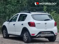 Used Dacia Sandero Ambiance 90 HP (66 kW) 2017 White Hatchback