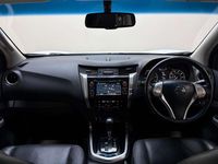 Used Nissan Navara Tekna 190 HP (139 kW) 2017 White Pickup