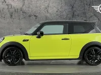 Used Mini Cooper S Sport 192 HP (141 kW) 2023 Yellow Hatchback