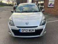 Usado Renault Clio IV Dynamique 75 HP (55 kW) 2012 Prateado Citadino