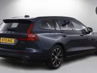 Begagnad Volvo V60 Momentum 2019 Blå Kombi