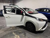 Used Toyota Aygo X-play 68 HP (50 kW) 2016 White Hatchback