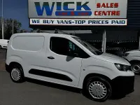 Begagnad Peugeot Partner Premium 102 HK (75 kW) 2022 Vit Minibuss