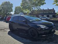 Begagnad Ford Focus Titanium 2014 Svart Halvkombi