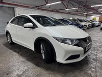 Used Honda Civic S 100 HP (73 kW) 2014 White Hatchback