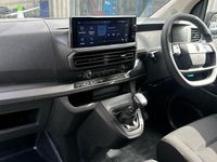 Used Peugeot Expert 143 HP (105 kW) 2025 White Van