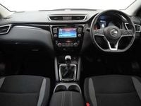 Used Nissan Qashqai Acenta 115 HP (84 kW) 2018 Red SUV