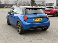 Ny Mini Cooper Exclusive 2026 Blå Halvkombi