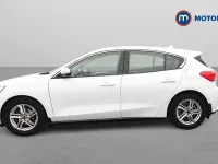 Used Ford Focus Zetec 125 HP (91 kW) 2019 White Hatchback