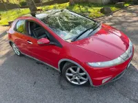 Begagnad Honda Civic EX 140 HK (102 kW) 2006 Röd Halvkombi