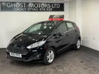 Begagnad Ford Fiesta Zetec 2017 Svart Halvkombi