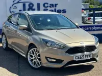 Used Ford Focus Zetec 120 HP (88 kW) 2015 Gold Hatchback