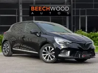 Begagnad Renault Clio V Iconic 100 HK (73 kW) 2020 Svart Halvkombi