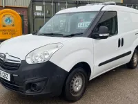 Used Vauxhall Combo 91 HP (66 kW) 2016 White MPV