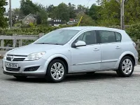 Gebraucht Vauxhall Astra Design Edition 115 PS (84 kW) 2009 Silber Kleinwagen