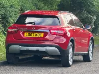 Käytetty Mercedes GLA200 SE 156 HP (114 kW) 2017 Punainen Katumaasturi