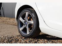 Used Volvo V40 R-Design 2014 White Hatchback