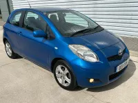 Used Toyota Yaris 101 HP (74 kW) 2011 Blue Hatchback