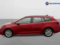 Usado Toyota Corolla 2024 Rojo Familiar