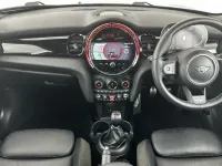 Used Mini Cooper Hatch 134 HP (98 kW) 2021 Green Hatchback