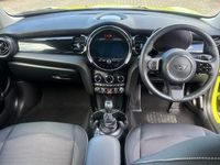 Used Mini Cooper Classic 136 HP (100 kW) 2023 Yellow Hatchback