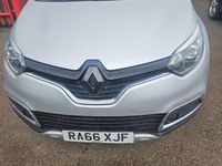 Used Renault Captur Signature 90 HP (66 kW) 2017 Silver SUV