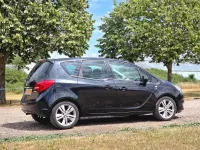 Used Vauxhall Meriva 120 HP (88 kW) 2016 Black MPV