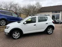 Używany Dacia Sandero Lauréate 89 KM (65 kW) 2015 Biały Hatchback