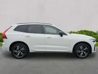 Used Volvo XC60 R-Design 250 HP (183 kW) 2022 White SUV