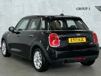 Begagnad Mini ONE Hatch 102 HK (75 kW) 2017 Svart Halvkombi
