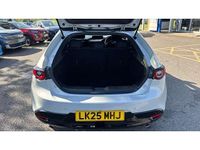 Begagnad Mazda 3 Exclusive-Line 138 HK (101 kW) 2025 Vit Halvkombi