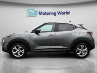 Usado Nissan Juke N-Connecta 114 HP (83 kW) 2022 Cinzento SUV