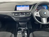 Usado BMW M135 Shadowline 306 HP (225 kW) 2023 Cinzento Citadino
